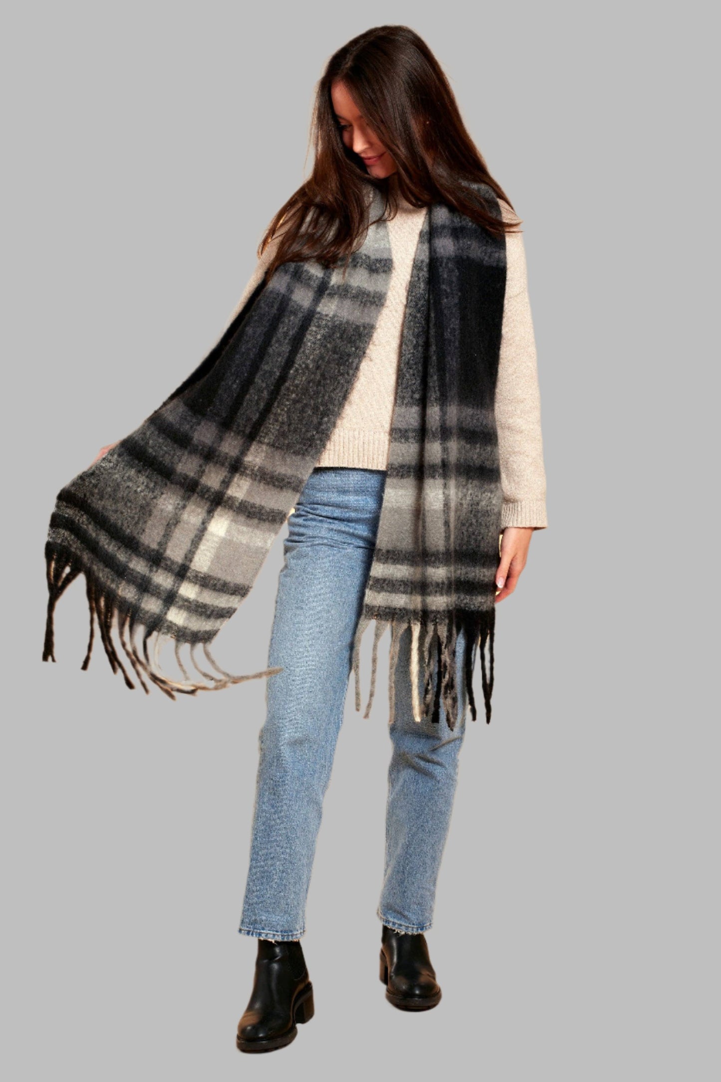 Cozy Plaid Scarf - Gray