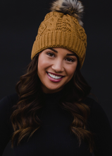 Load image into Gallery viewer, Cable Knit Pom Hat